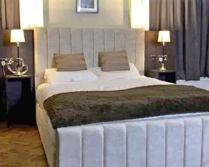 Trendy Panel Back Bed variation 7