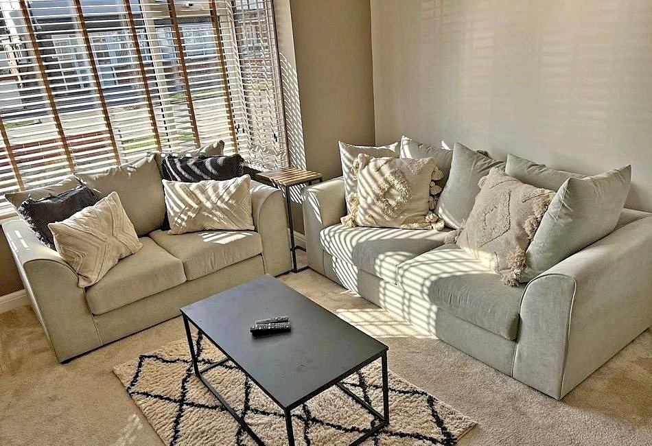 Elegant Dylan Sofa 1