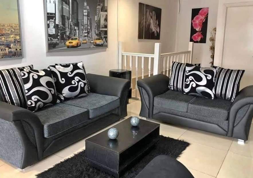 Shazy Shanon Sofa 2