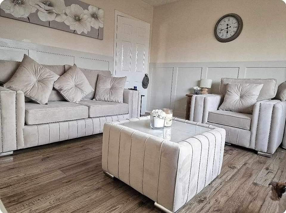 Soothing Lilly Sofa 5